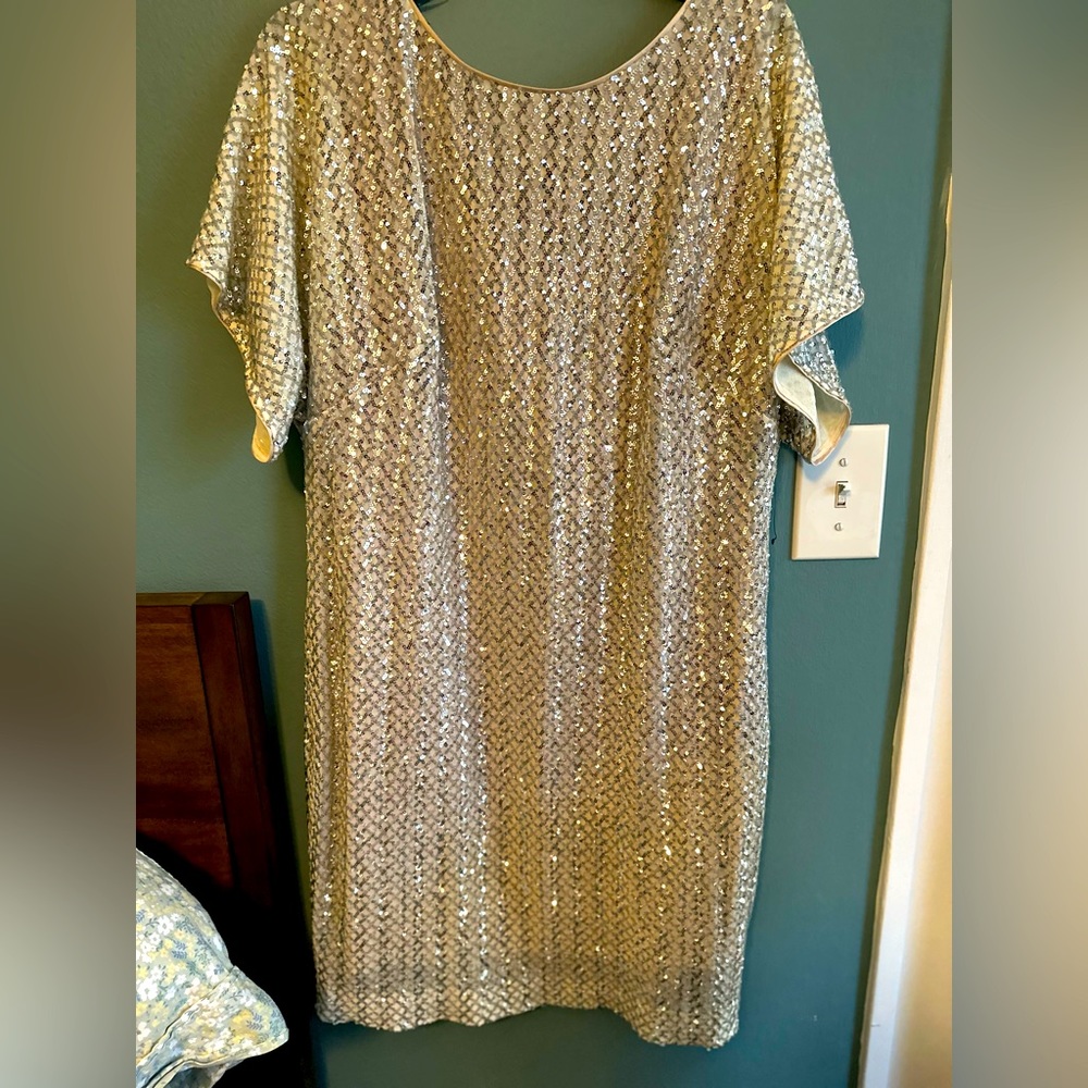 Vince Camuto sequin shift dress size 12; new